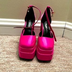 BARBIECORE Ultrahigh platform heels